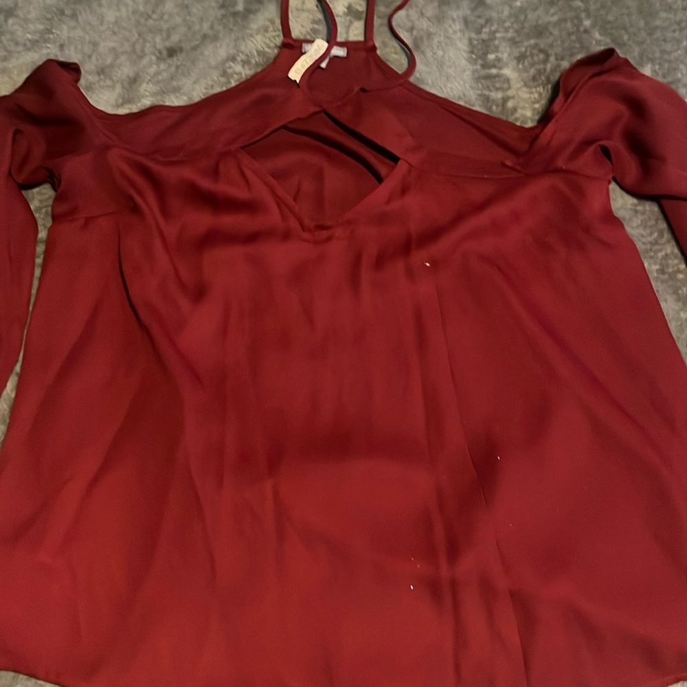 Off the shoulder keyhole opening blouse